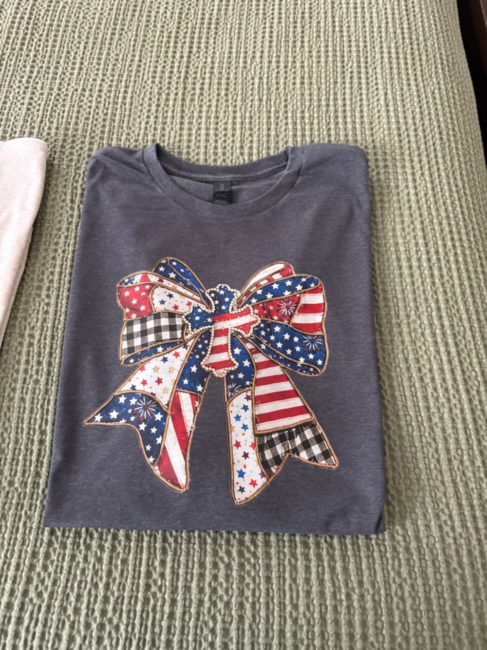 Women’s xl t shirt new Gildan soft